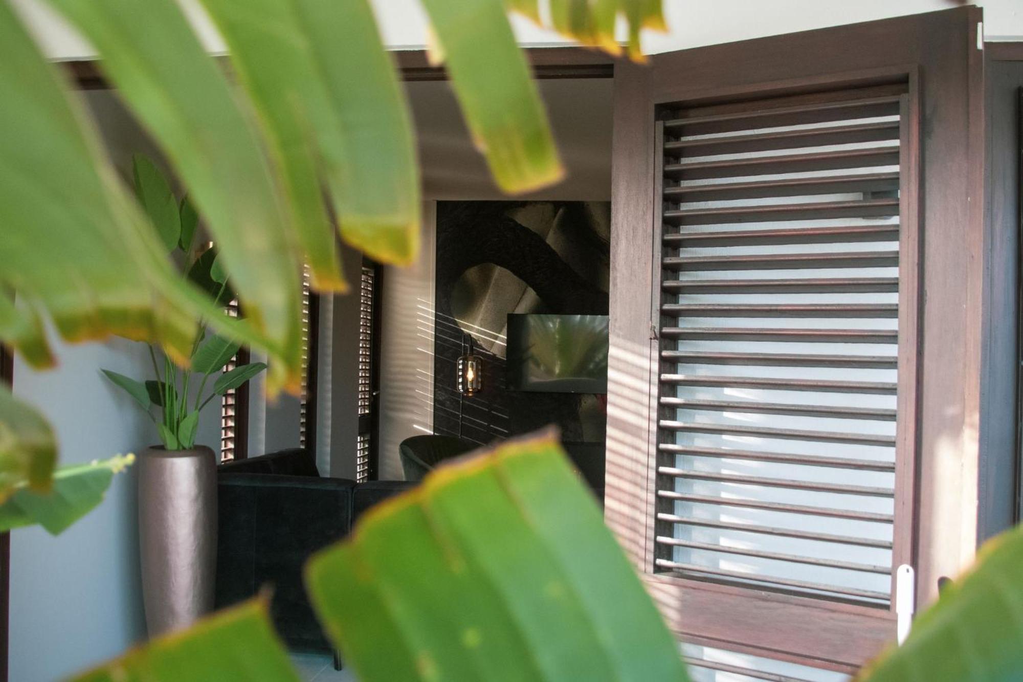 Major. Suites Curacao Willemstad Bagian luar foto