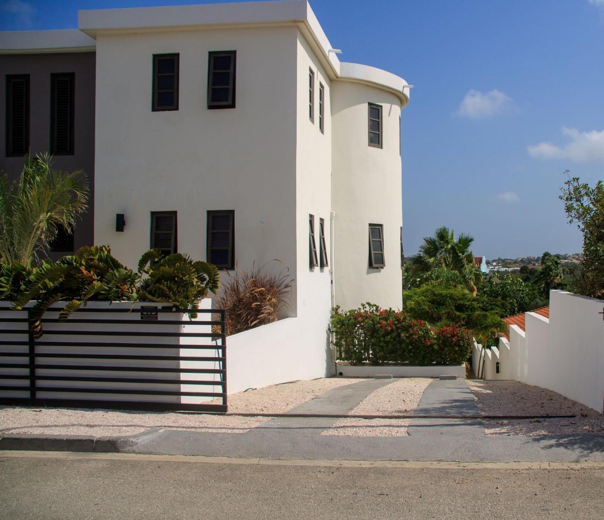Major. Suites Curacao Willemstad Bagian luar foto